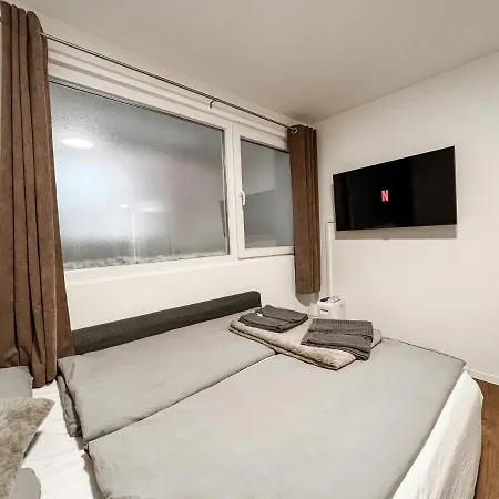 Stilvolles Und Erschwingliches Studio: Der Perfekte Rueckzugsort Fuer Kurzaufenthalte Apartament